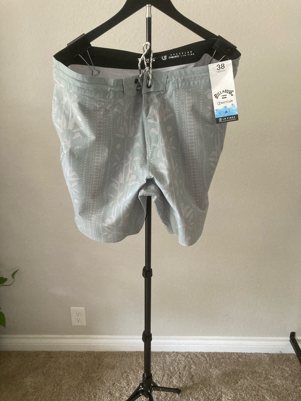 Billabong Men's Light Gray Floral Print Board Shorts